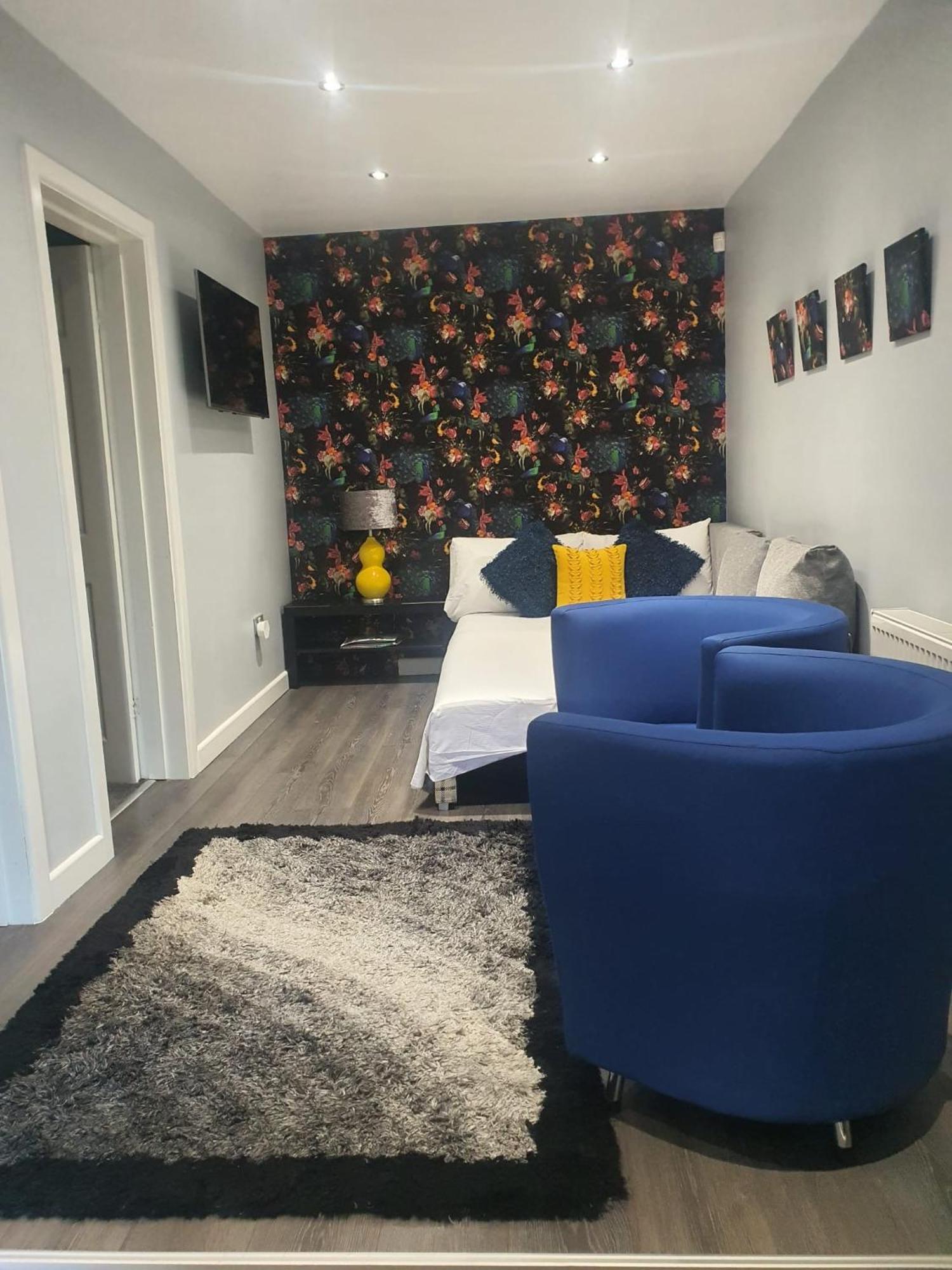 Saphire Glasgow Apartments Giffnock Bagian luar foto